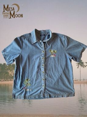 Vintage Tropical Short-Sleeve Denim Shirt with Palm Embroidery